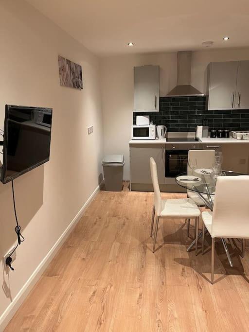 009- Studio Apartment In Ealing F5 エクステリア 写真