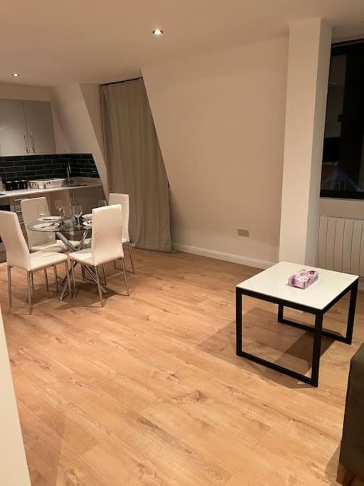 009- Studio Apartment In Ealing F5 エクステリア 写真